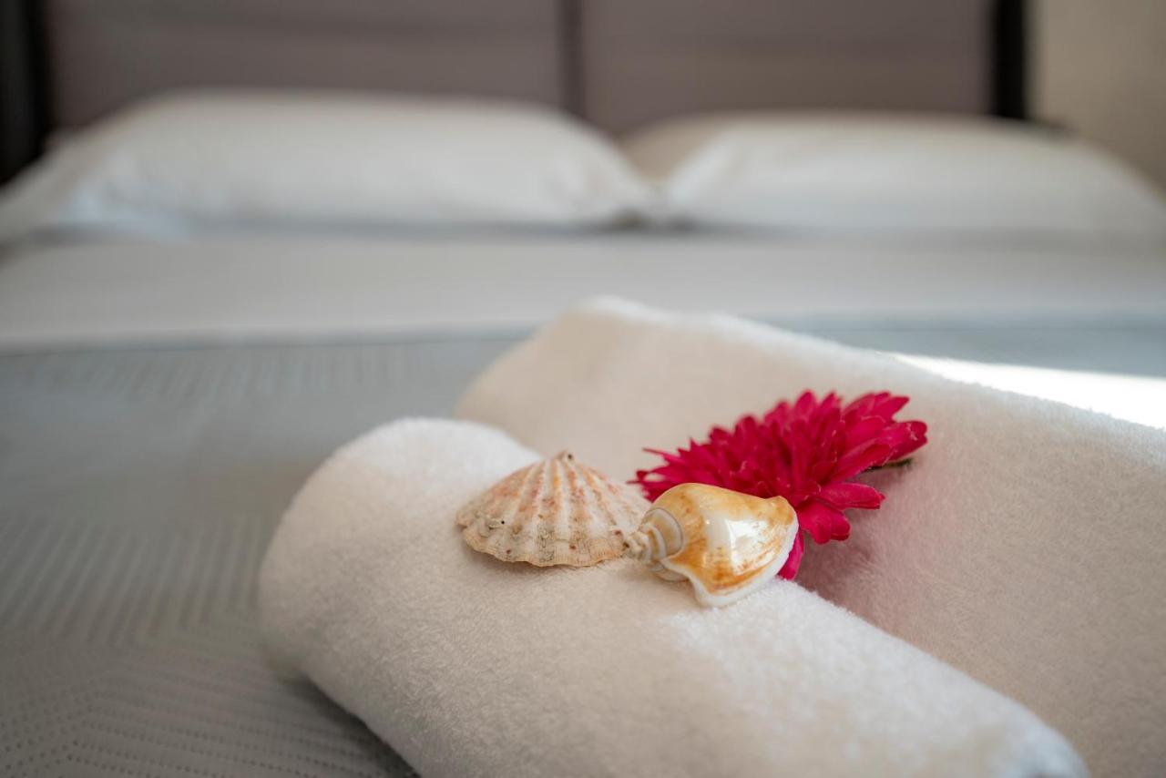 La Dolce Vita Rooms Procida Exterior foto